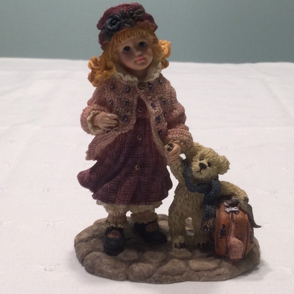 Boyds Bears & Friends Figurine Little Girl & Bear - Picture 2 of 7